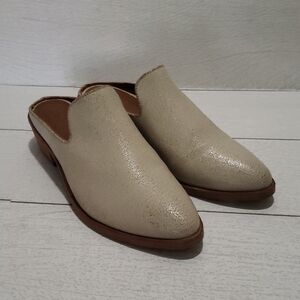 Frye woman cream crackle leather low heel pointy mules slides booties size 6